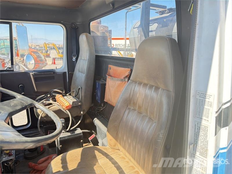 International on International 2574 6x4 Sewer Cleaner Truck 콤비/진공 트럭