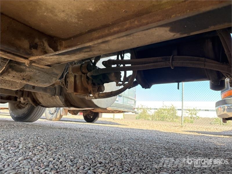 International on  International 8600 6x4 Asphalt Distributor Tru Autocisterna