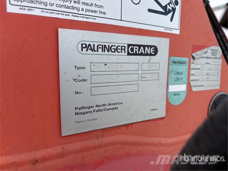 International Palfinger PK18002-EH-D 12670 lb Knuckle Boom on I Автокранове