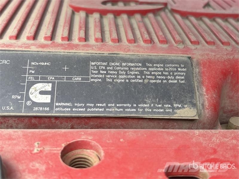 International Palfinger PK18002-EH-D 12670 lb Knuckle Boom on I Автокранове
