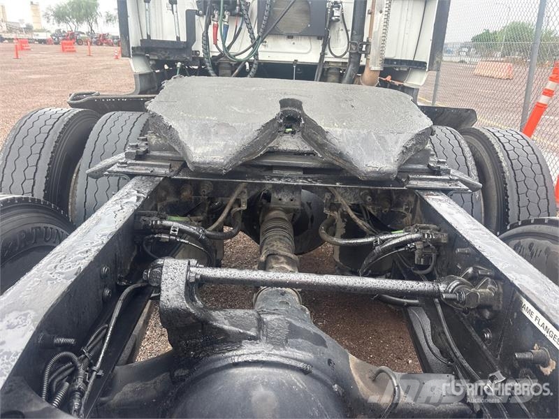 International ProStar+122 6x4 T/A Sleeper Truck Tractor Dragbilar