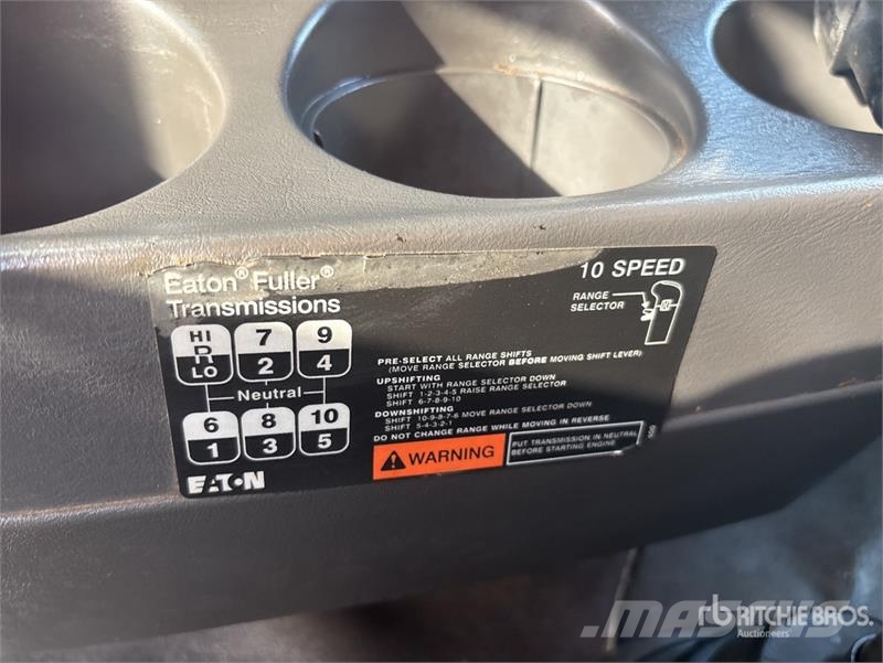International ProStar+ 122 وحدات الجر