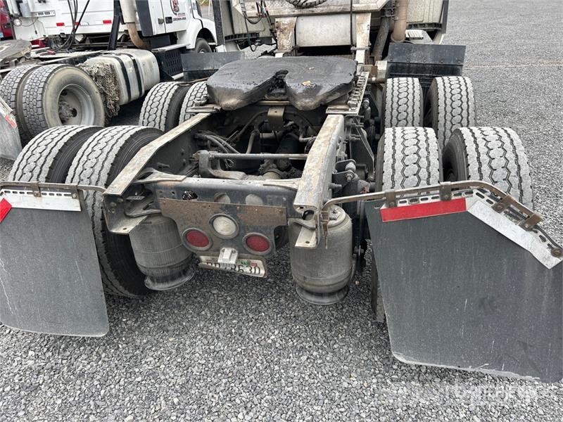 International Prostar+113 6x4 T/A Sleeper Truck Tractor وحدات الجر