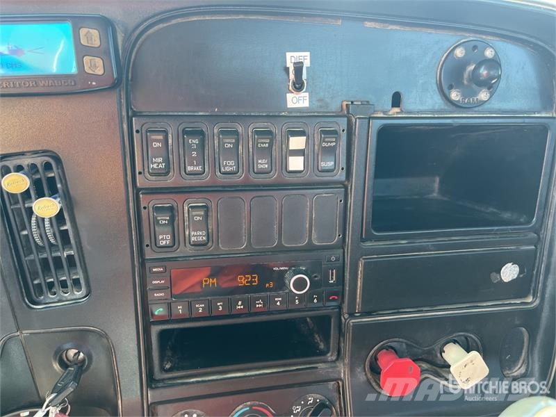 International Prostar LF627 Vilcēji