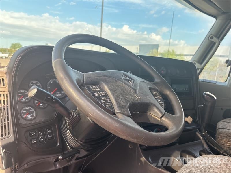 International ProStar+ 122 وحدات الجر