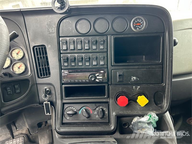 International Prostar+113 6x4 T/A Sleeper Truck Tractor وحدات الجر