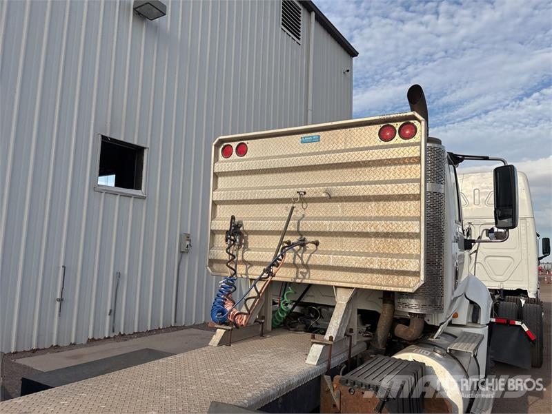 International ProStar+ 122 وحدات الجر