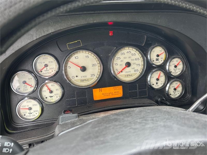 International Prostar+113 6x4 T/A Sleeper Truck Tractor وحدات الجر