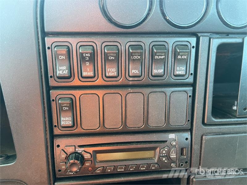International ProStar + 113 6x4 T/A Day Cab Truck Tractor Naudoti vilkikai