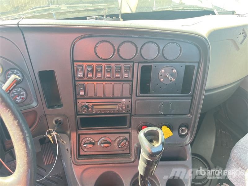 International ProStar + 113 6x4 T/A Day Cab Truck Tractor Naudoti vilkikai