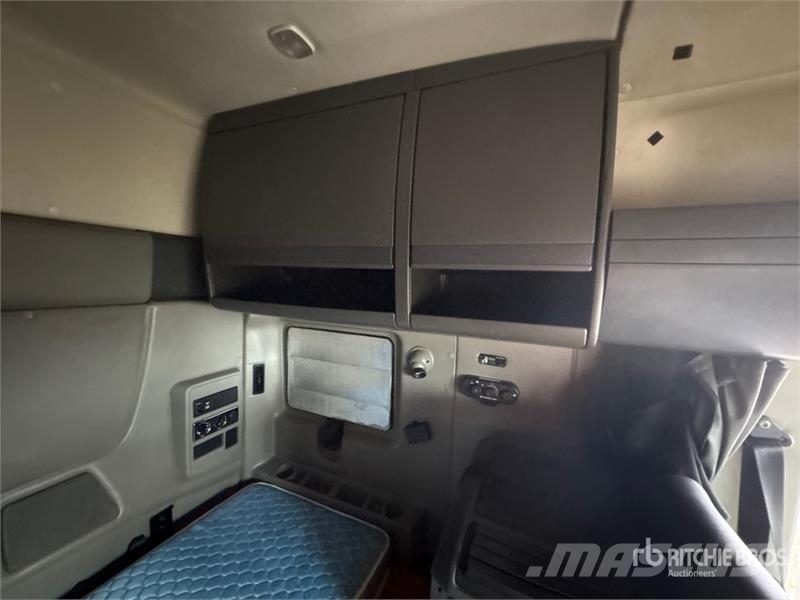 International ProStar+122 6x4 T/A Sleeper Truck Tractor Dragbilar