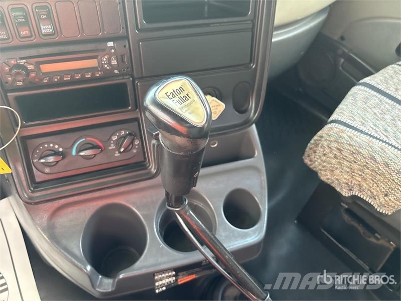 International ProStar+ 122 وحدات الجر