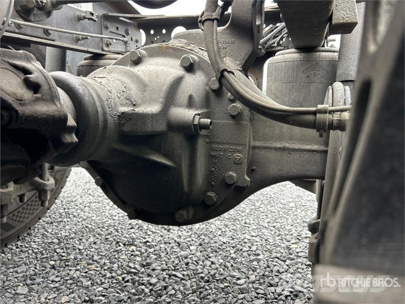 International Prostar+113 6x4 T/A Sleeper Truck Tractor وحدات الجر