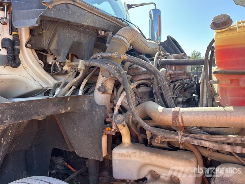 International Prostar+ 122 6x4 T/A Sleeper Truck Tractor Vilcēji