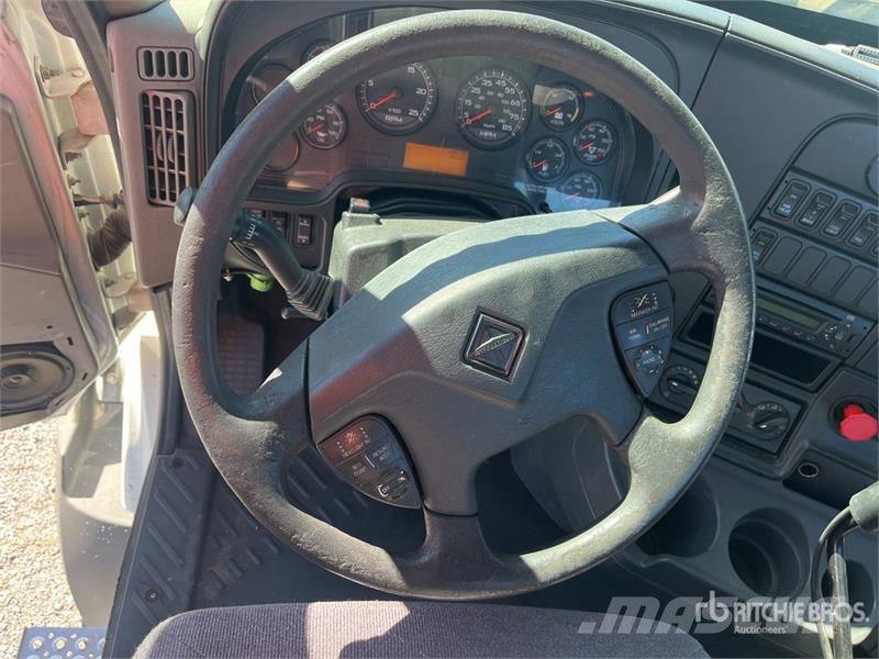 International ProStar + 113 6x4 T/A Day Cab Truck Tractor Naudoti vilkikai
