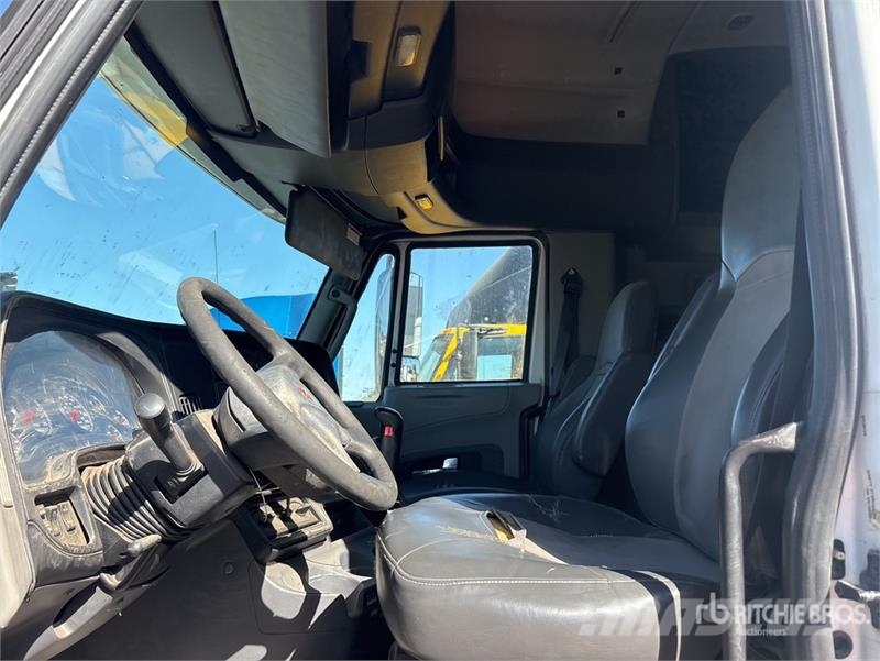 International Prostar+ 122 6x4 T/A Sleeper Truck Tractor Vilcēji