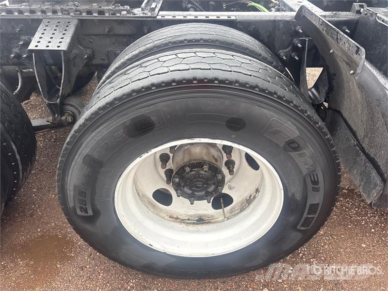 International ProStar+122 6x4 T/A Sleeper Truck Tractor Dragbilar
