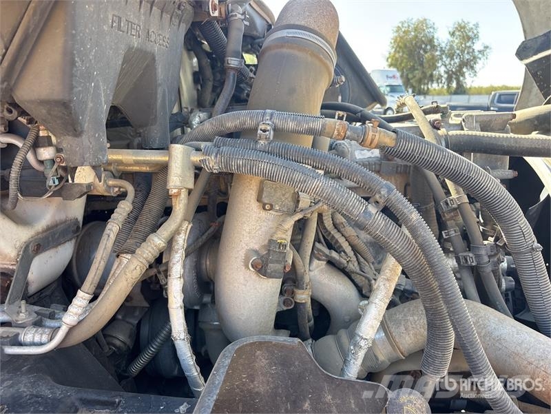 International Prostar+ 122 6x4 T/A Sleeper Truck Tractor Vilcēji