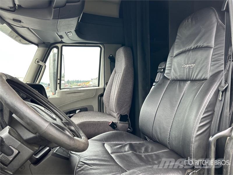 International Prostar+113 6x4 T/A Sleeper Truck Tractor وحدات الجر