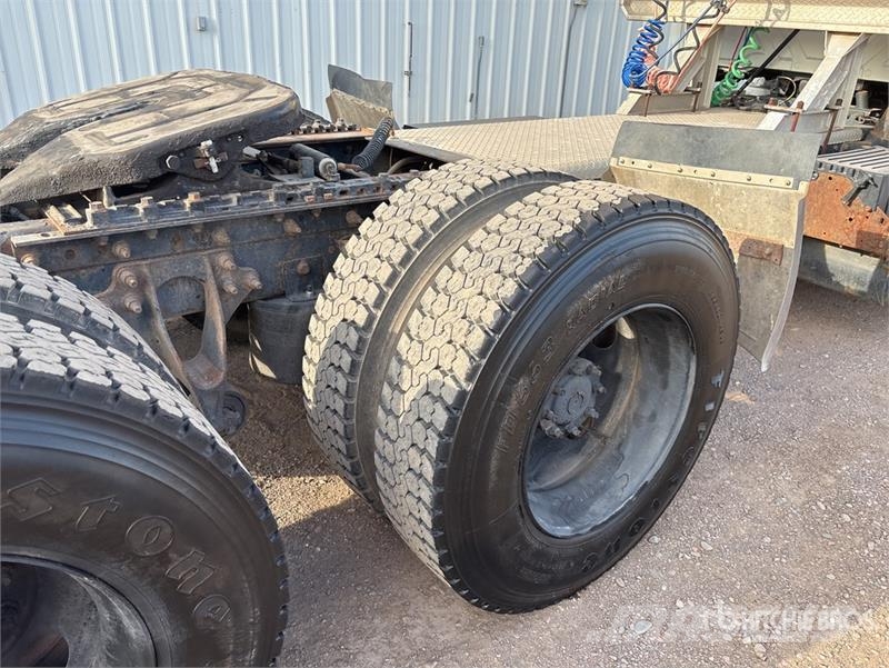 International ProStar+ 122 وحدات الجر