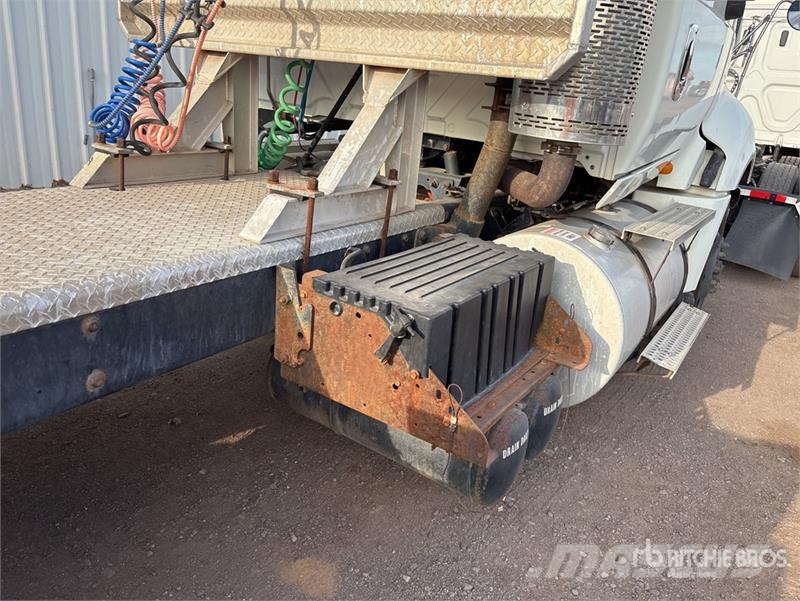 International ProStar+ 122 وحدات الجر