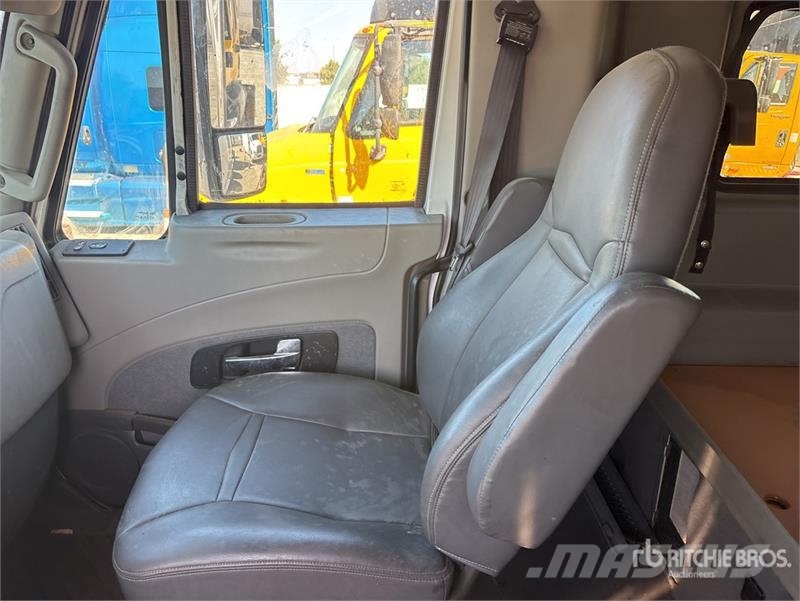 International Prostar+ 122 6x4 T/A Sleeper Truck Tractor Vilcēji