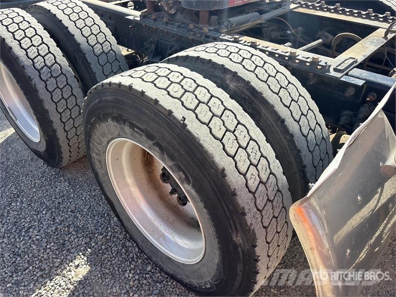International Prostar+ 122 6x4 T/A Sleeper Truck Tractor Vilcēji