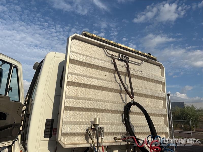 International ProStar+ 122 وحدات الجر