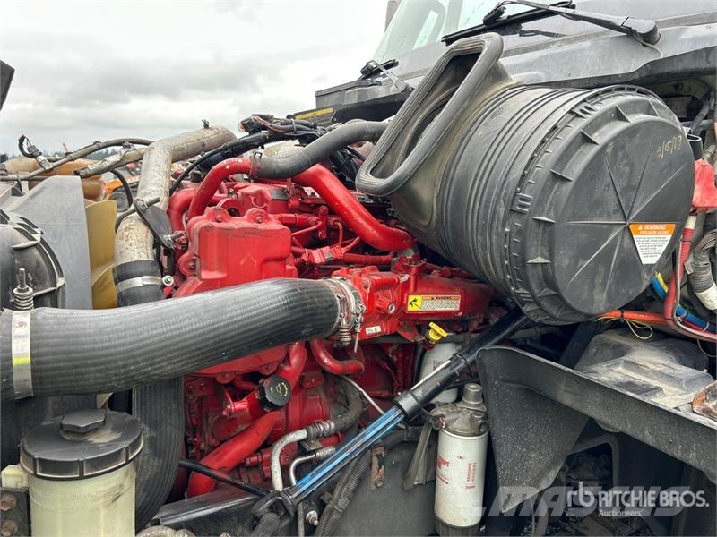 International Prostar+113 6x4 T/A Sleeper Truck Tractor وحدات الجر