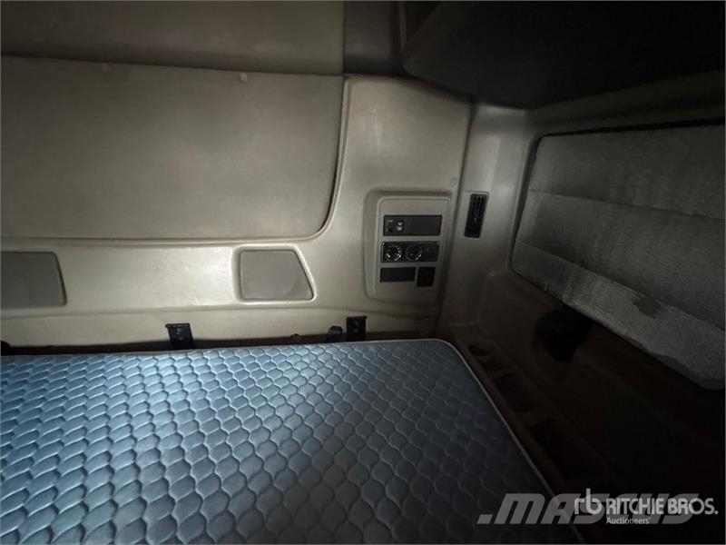 International ProStar+122 6x4 T/A Sleeper Truck Tractor Dragbilar