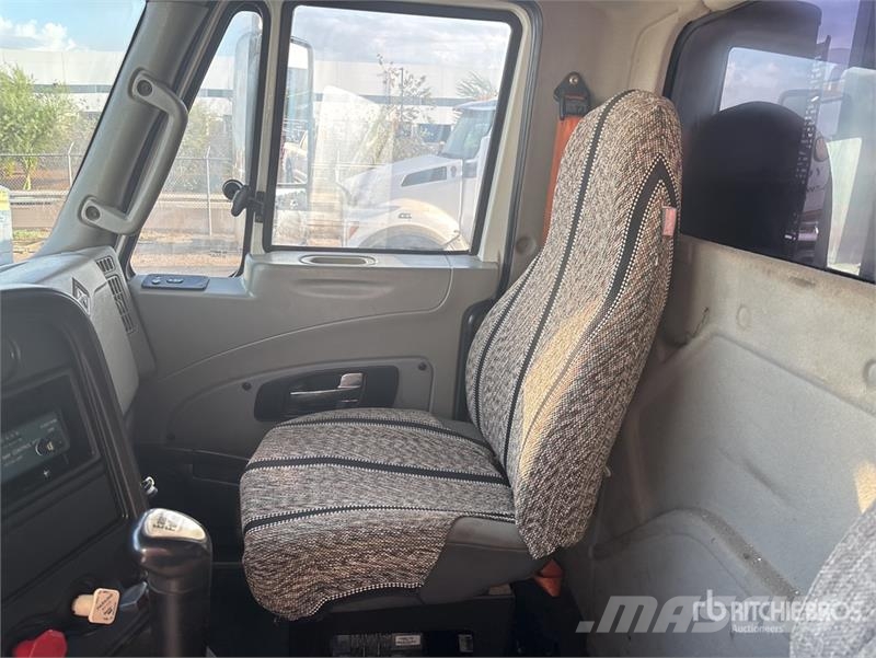 International ProStar+ 122 وحدات الجر