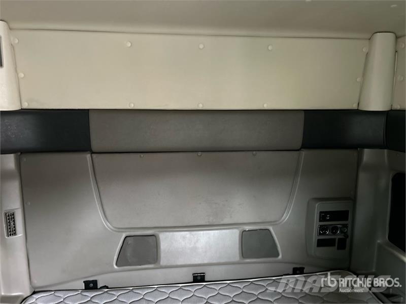 International Prostar+113 6x4 T/A Sleeper Truck Tractor وحدات الجر