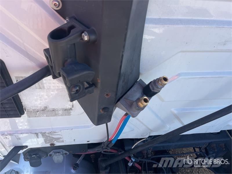 International ProStar + 113 6x4 T/A Day Cab Truck Tractor Naudoti vilkikai