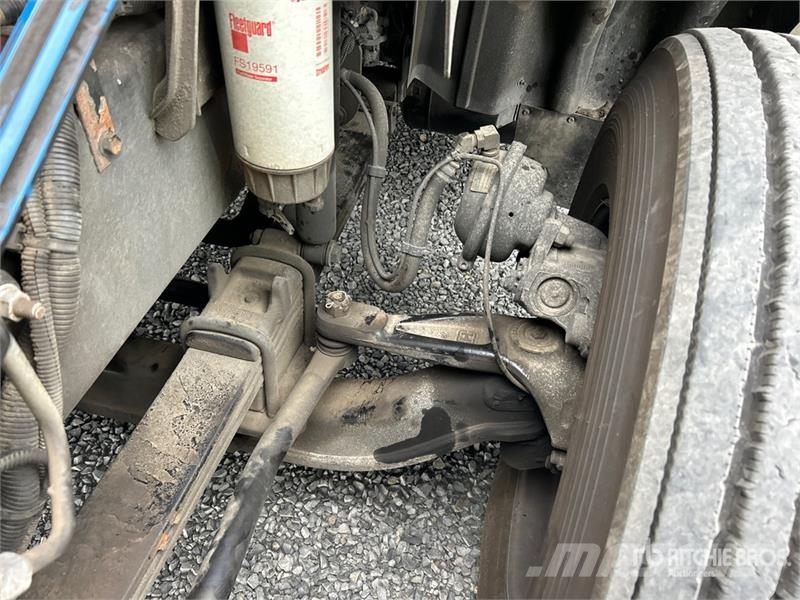 International Prostar+113 6x4 T/A Sleeper Truck Tractor وحدات الجر