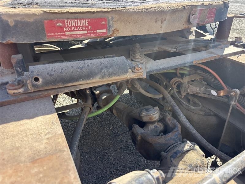 International Prostar+ 122 6x4 T/A Sleeper Truck Tractor Vilcēji