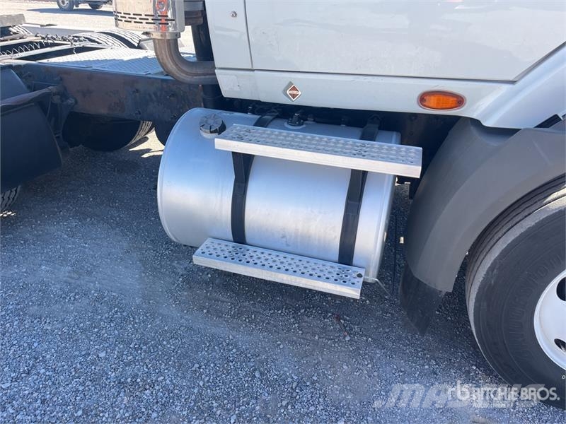International ProStar + 113 6x4 T/A Day Cab Truck Tractor Naudoti vilkikai
