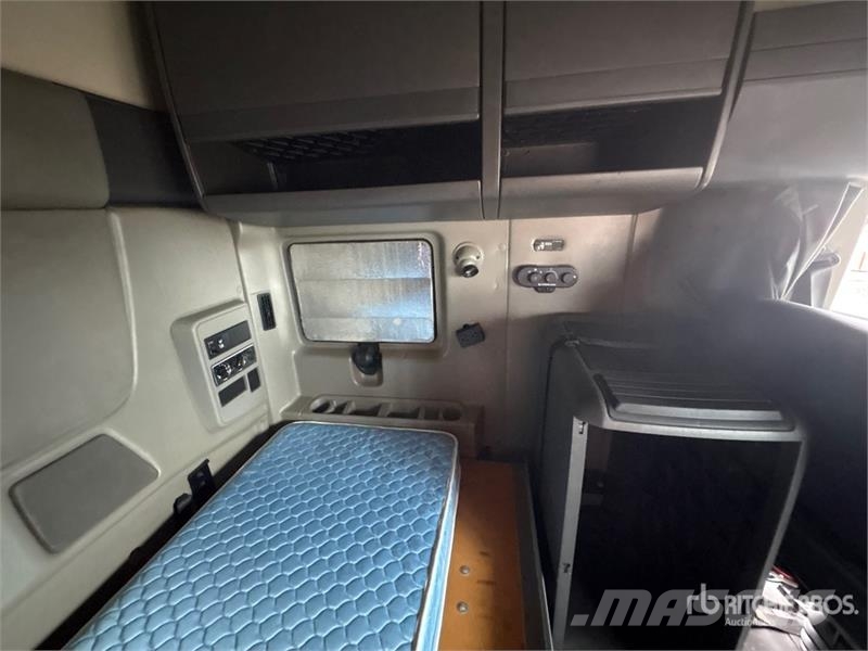 International ProStar+122 6x4 T/A Sleeper Truck Tractor Dragbilar
