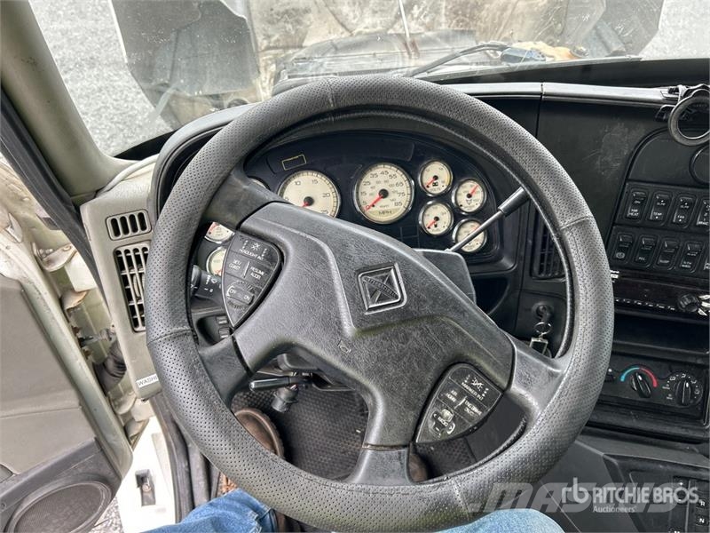 International Prostar+113 6x4 T/A Sleeper Truck Tractor وحدات الجر