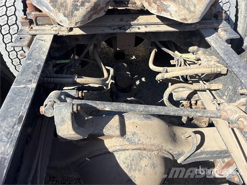 International Prostar+ 122 6x4 T/A Sleeper Truck Tractor Vilcēji