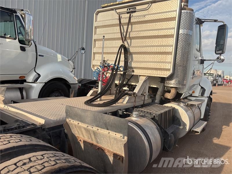 International ProStar+ 122 وحدات الجر