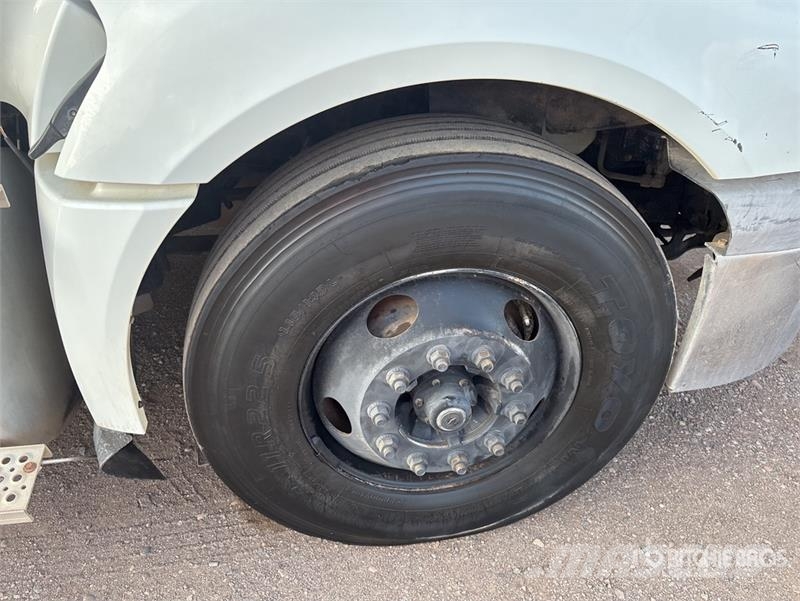 International ProStar+ 122 وحدات الجر