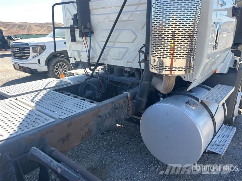 International ProStar + 113 6x4 T/A Day Cab Truck Tractor Naudoti vilkikai
