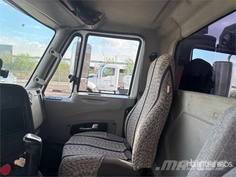 International ProStar+ 122 وحدات الجر