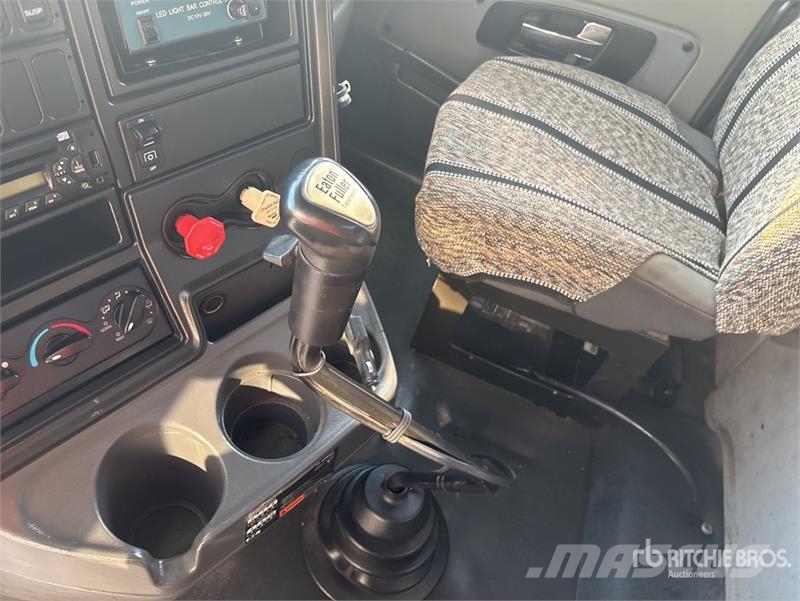 International ProStar+ 122 وحدات الجر