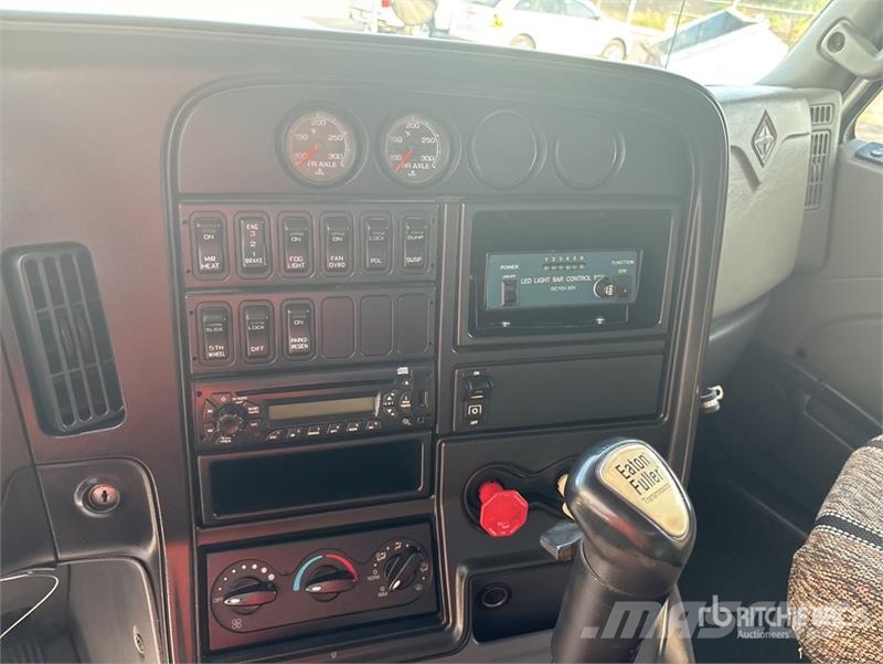 International ProStar+ 122 وحدات الجر