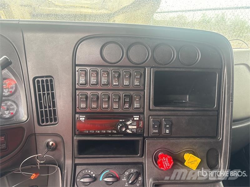 International ProStar+122 6x4 T/A Sleeper Truck Tractor Dragbilar