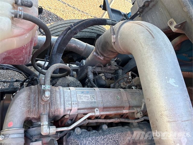 International RH613 6x4 T/A Day Cab Truck Tractor Vilcēji