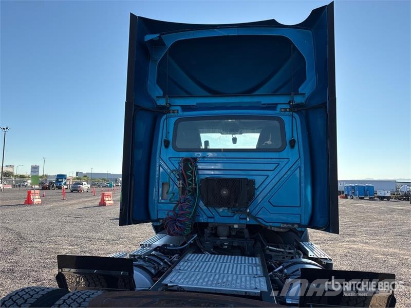 International RH613 6x4 T/A Day Cab Truck Tractor Vilcēji