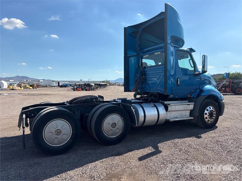 International RH613 6x4 T/A Day Cab Truck Tractor Vilcēji