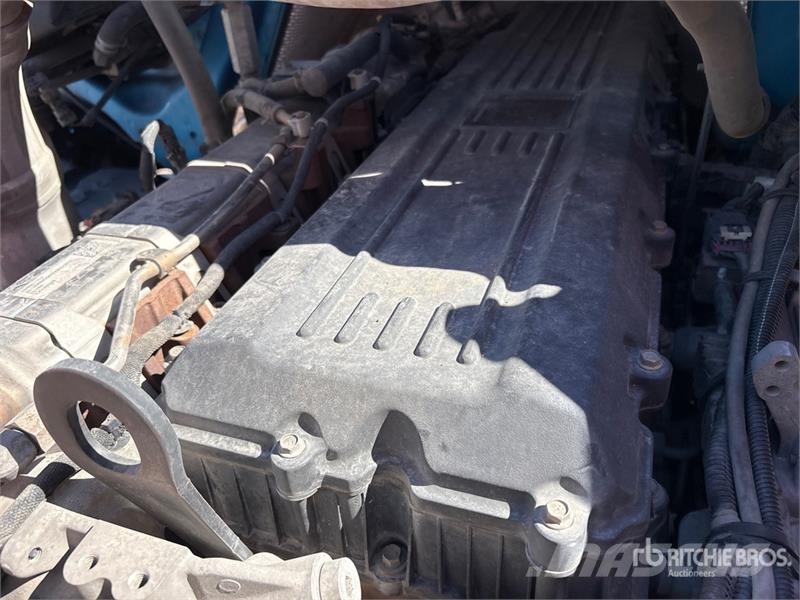 International RH613 6x4 T/A Day Cab Truck Tractor Тягачі